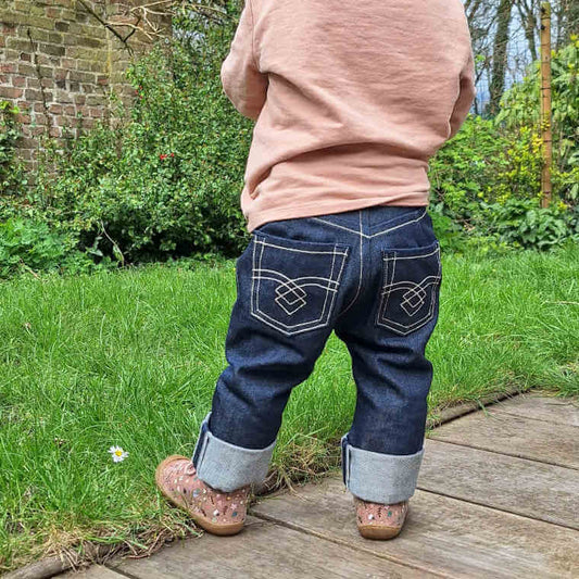 Onze kleinst jeans tot nu toe maat 19 inch